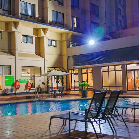 Holiday Inn - Harare By Ihg Екстериор снимка
