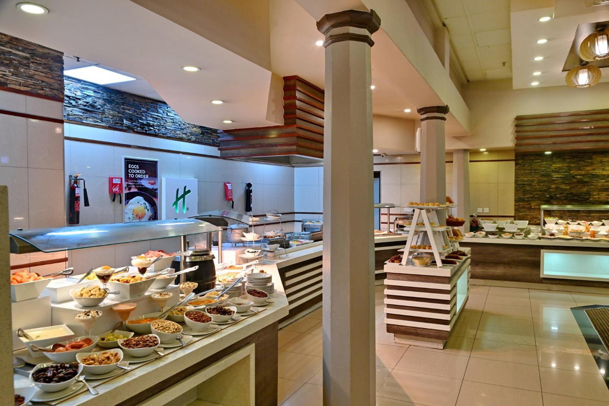 Holiday Inn - Harare By Ihg Екстериор снимка
