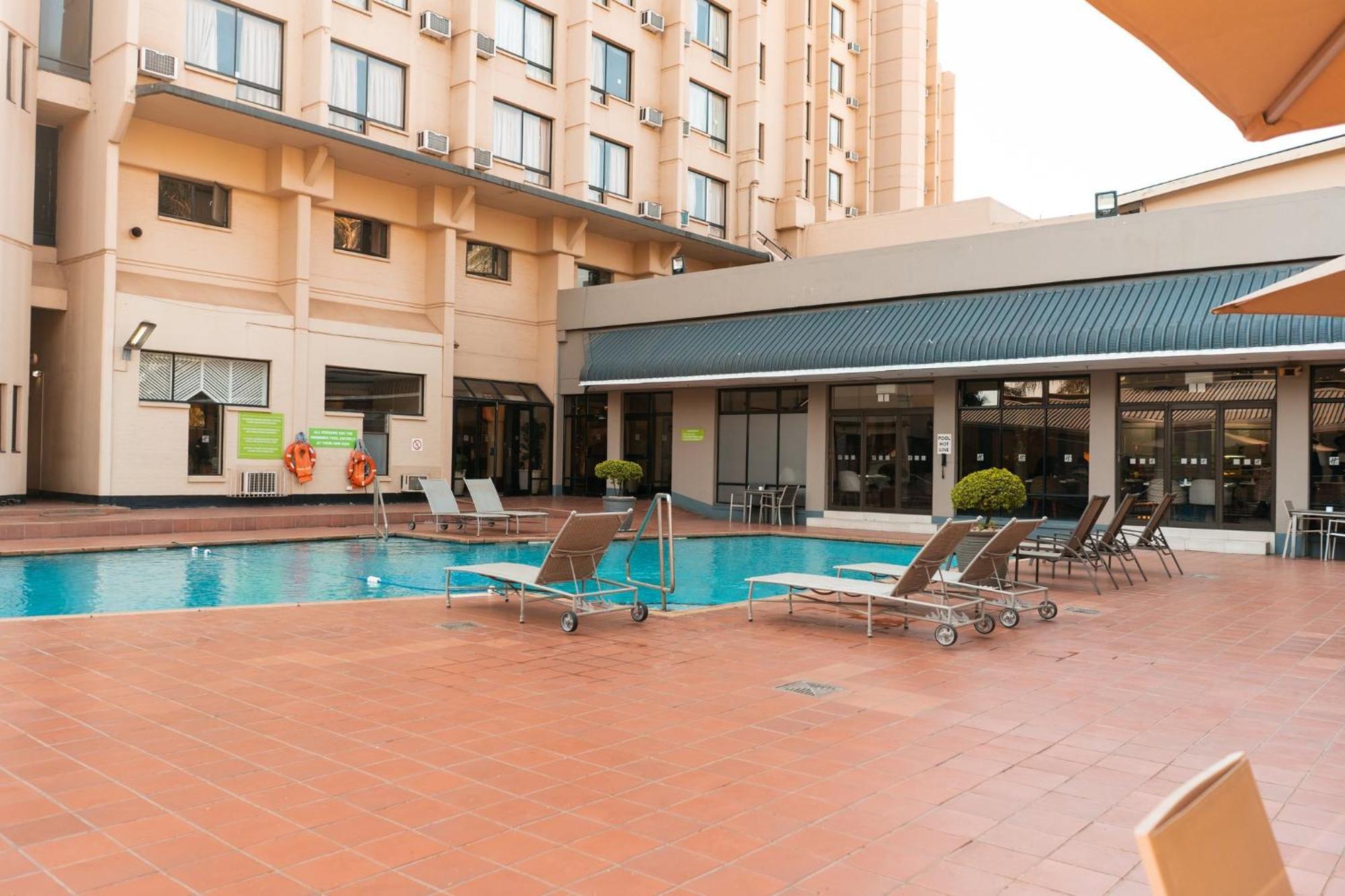 Holiday Inn - Harare By Ihg Екстериор снимка