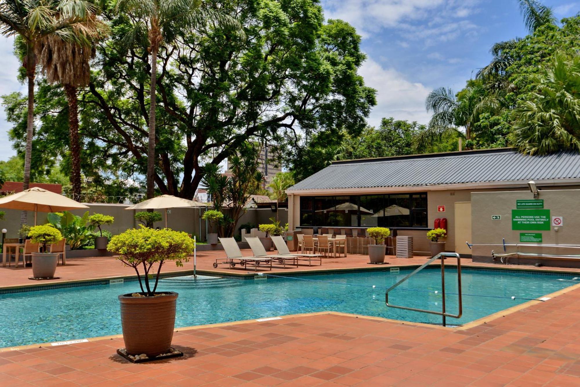 Holiday Inn - Harare By Ihg Екстериор снимка