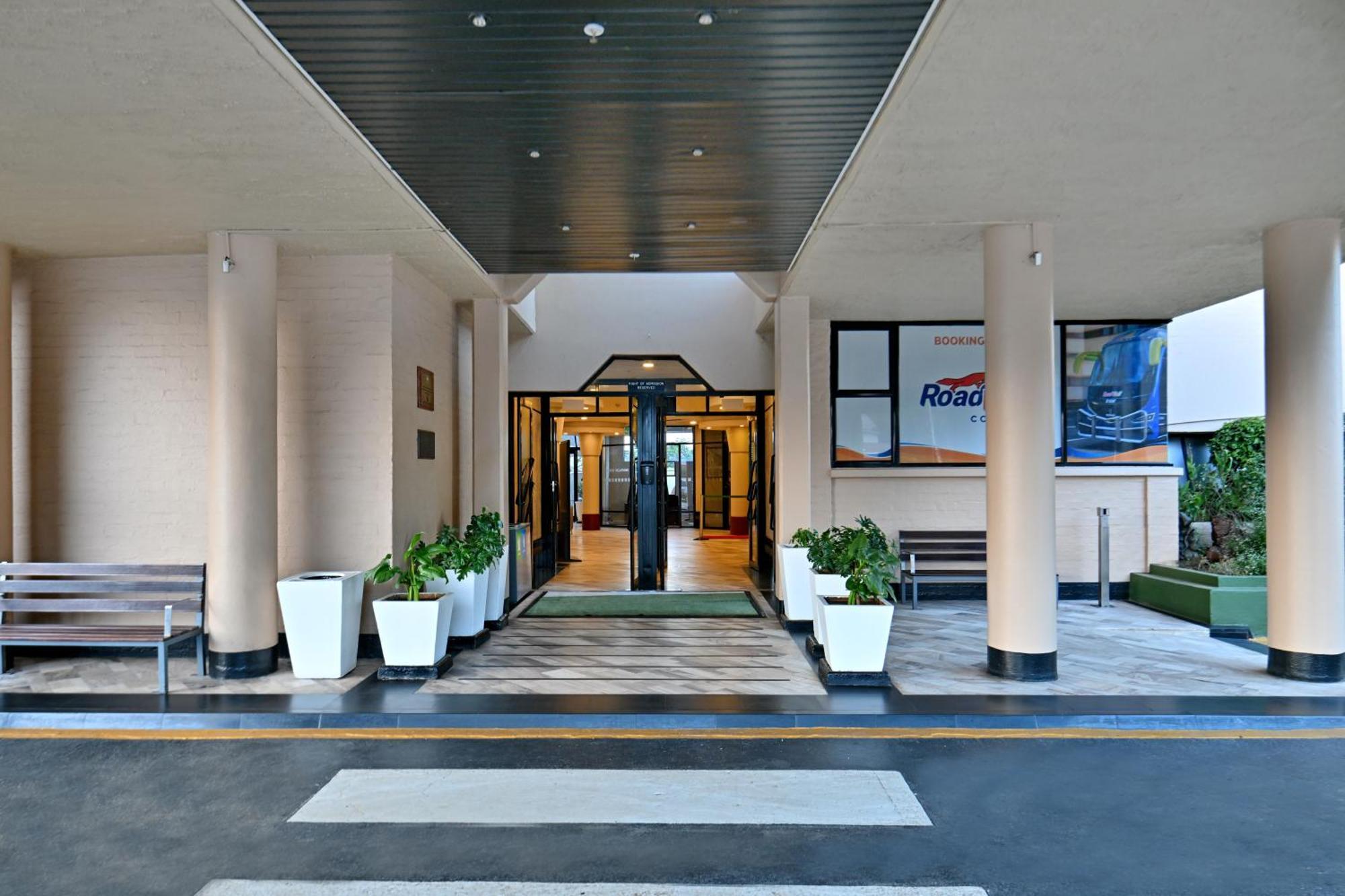 Holiday Inn - Harare By Ihg Екстериор снимка