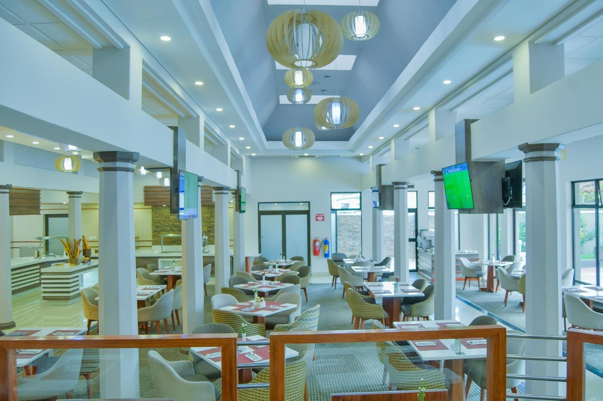 Holiday Inn - Harare By Ihg Екстериор снимка