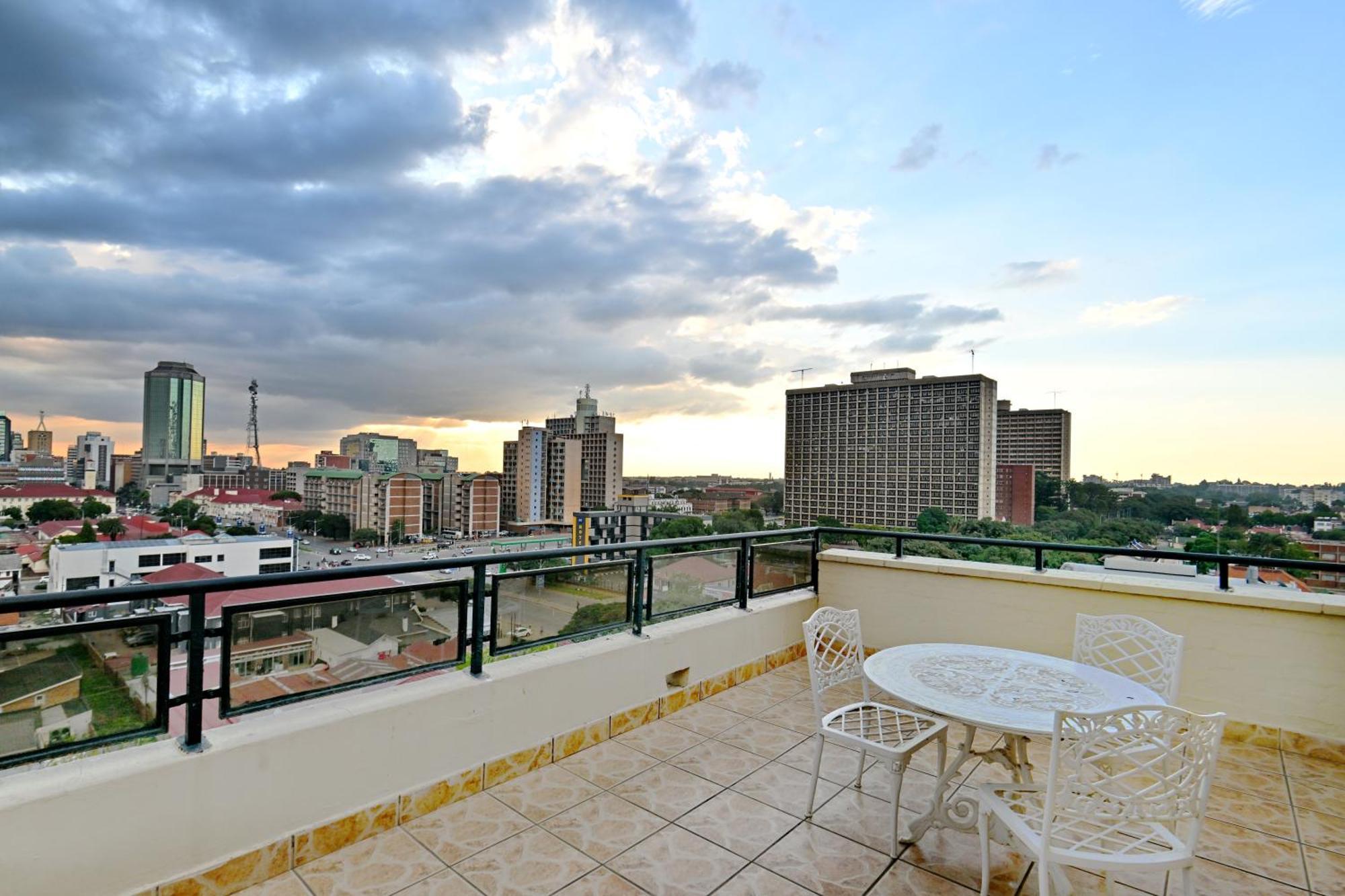 Holiday Inn - Harare By Ihg Екстериор снимка
