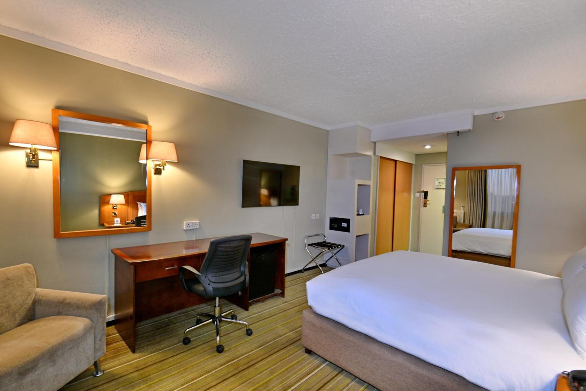 Holiday Inn - Harare By Ihg Екстериор снимка