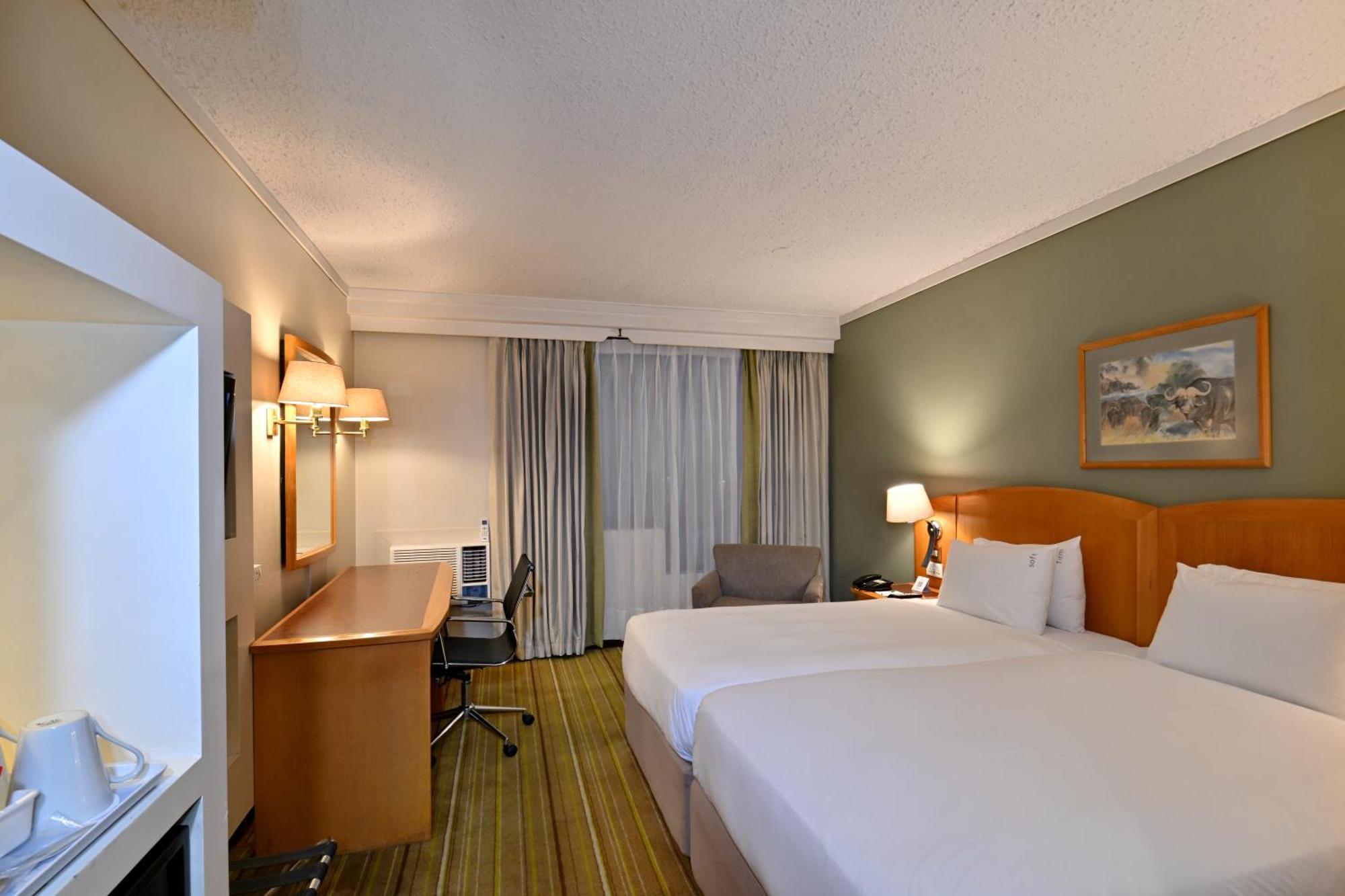 Holiday Inn - Harare By Ihg Екстериор снимка