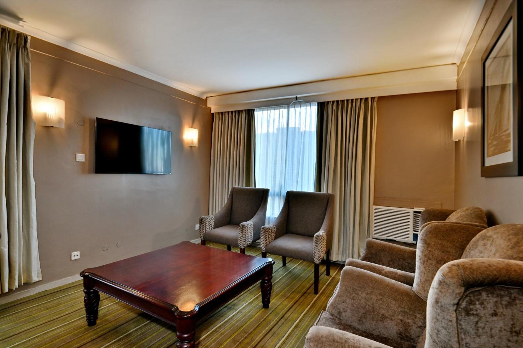 Holiday Inn - Harare By Ihg Екстериор снимка