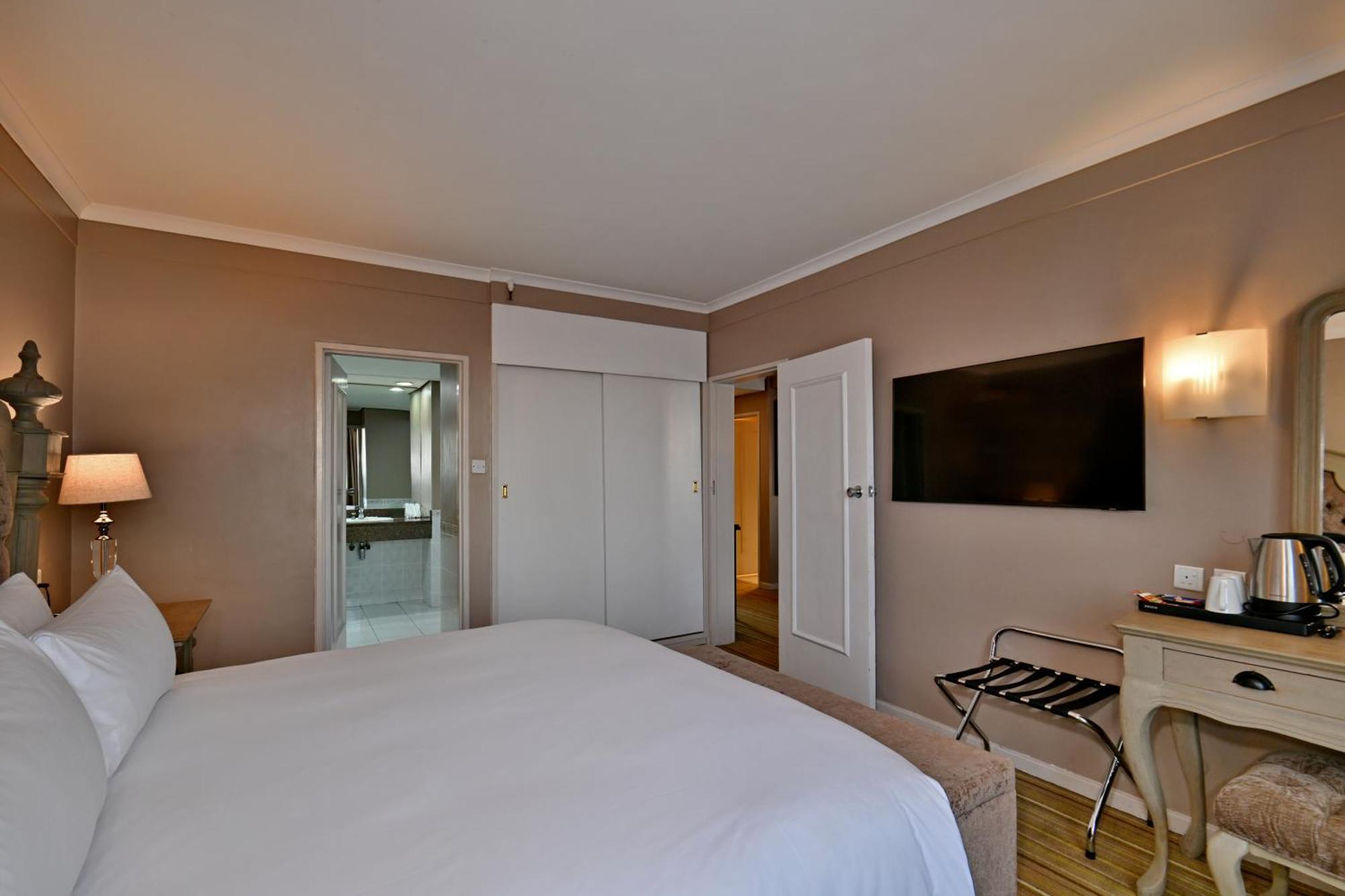 Holiday Inn - Harare By Ihg Екстериор снимка