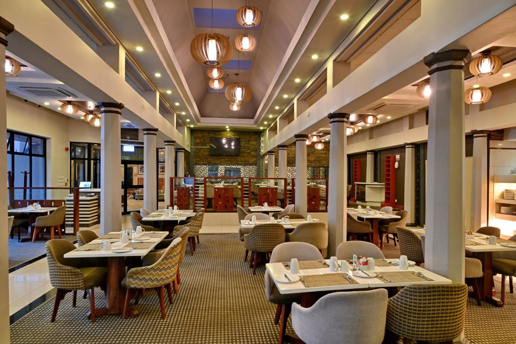 Holiday Inn - Harare By Ihg Екстериор снимка